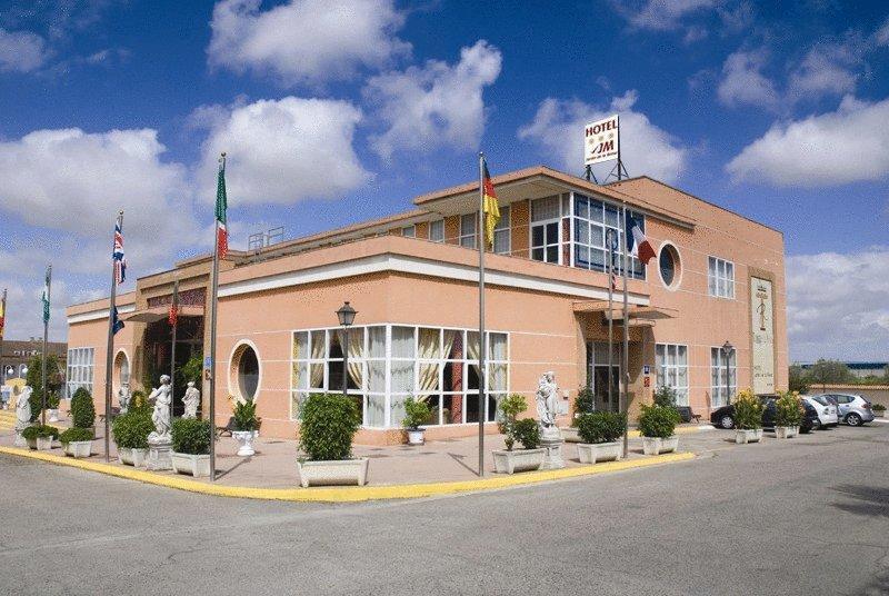 Hotel Jm Jardin De La Reina Guillena Exterior photo