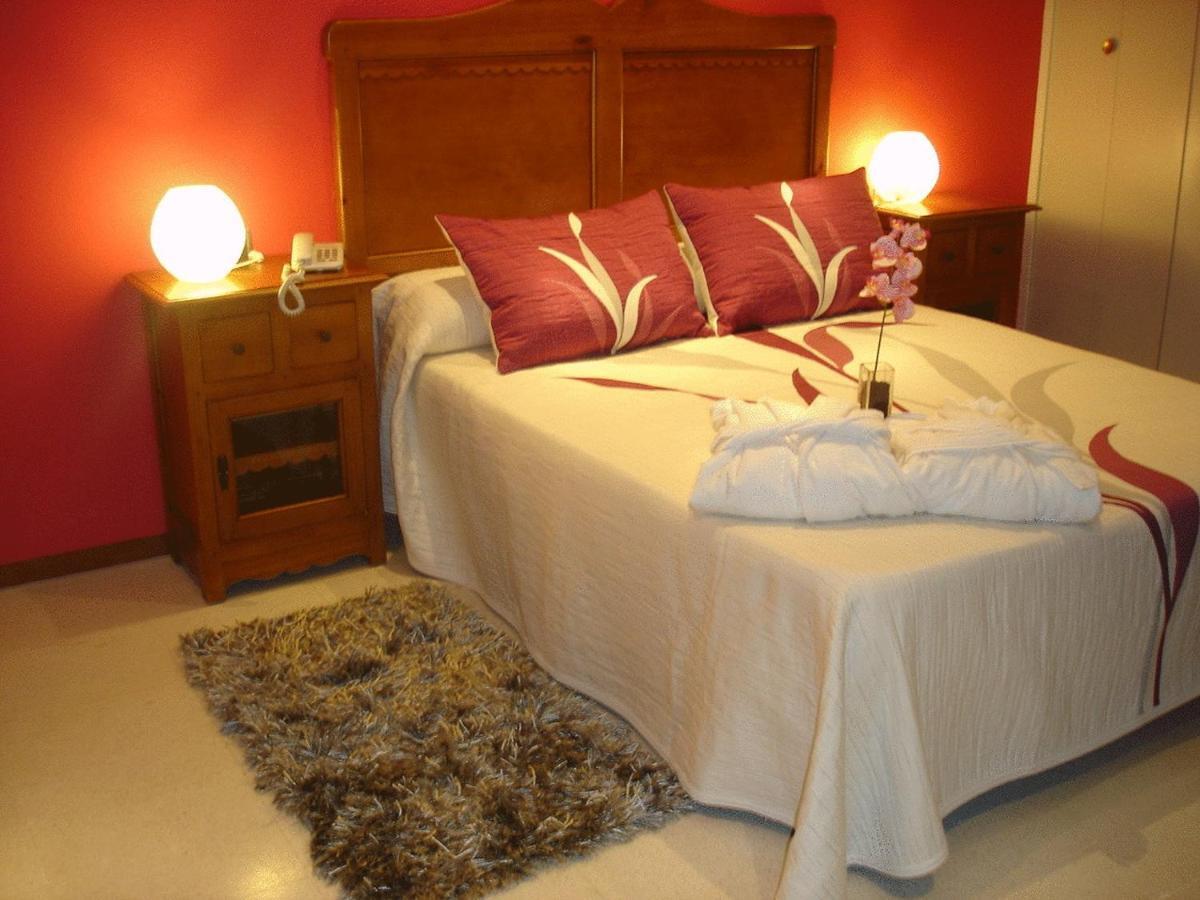 Hotel Jm Jardin De La Reina Guillena Room photo